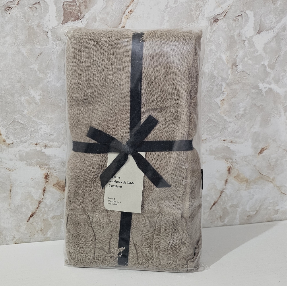 West Elm Ruffle Linen Napkin Set - Picture 5 of 9